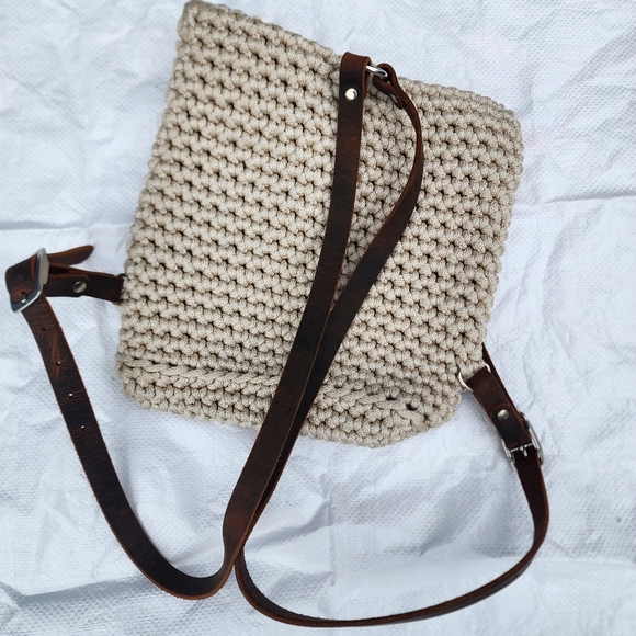 Little Birdie Design Studio Women Cream Beige Hand Knit Backpack Bag Leather - Picture 3 of 4